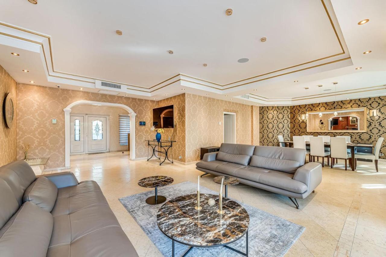 Villa Svim, Walking Distance To The Beach! Marbella Bagian luar foto