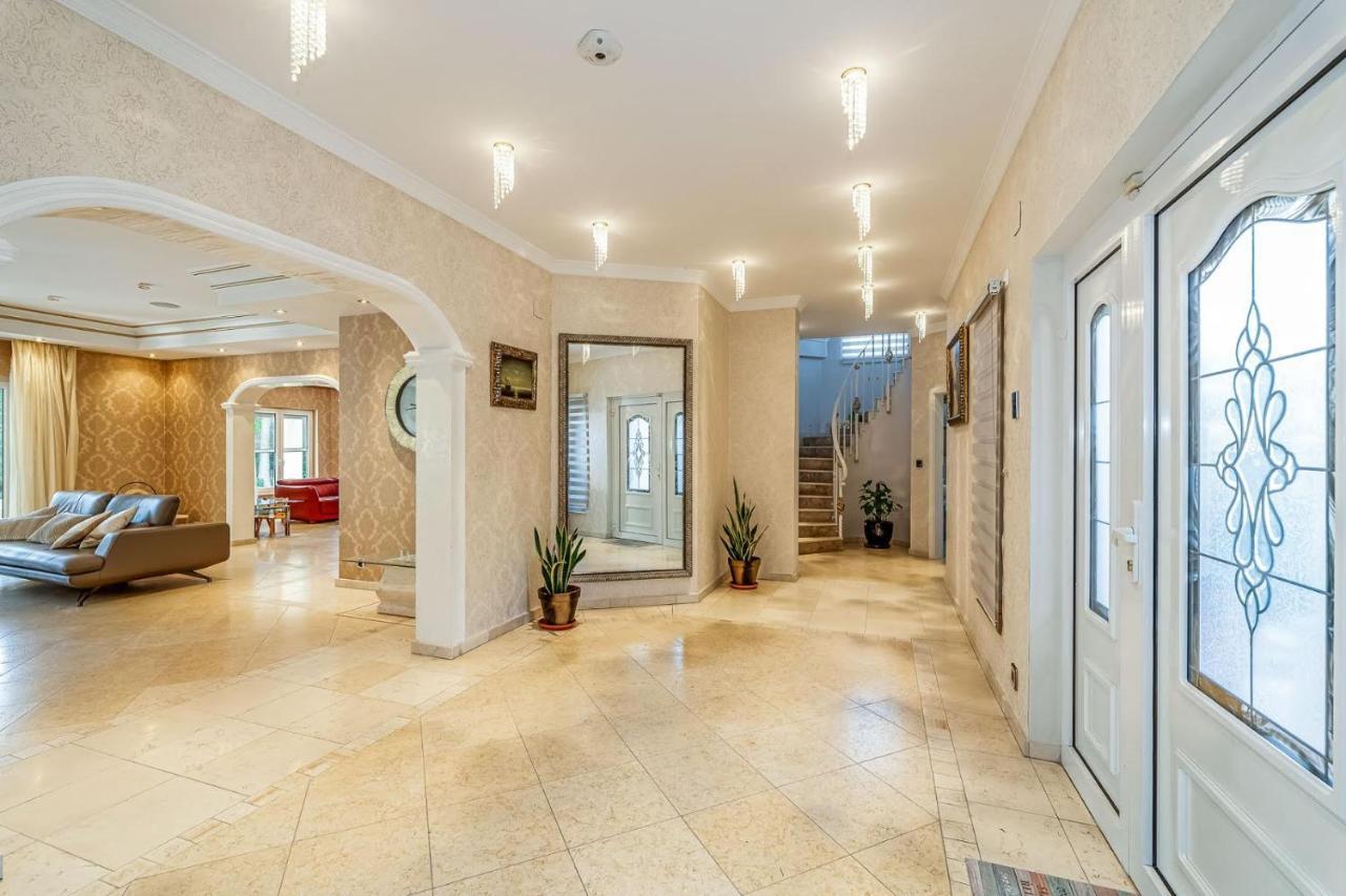Villa Svim, Walking Distance To The Beach! Marbella Bagian luar foto