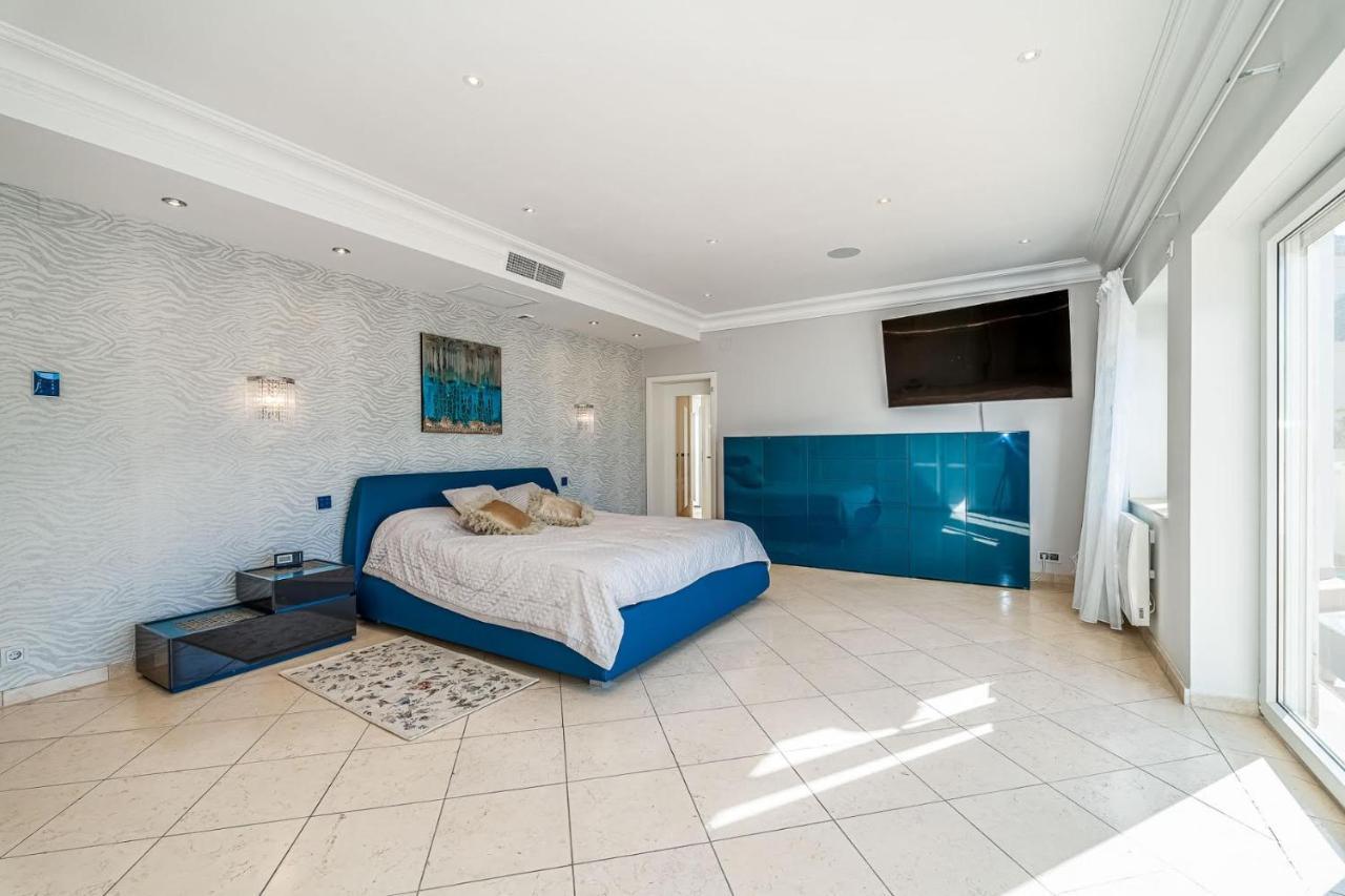 Villa Svim, Walking Distance To The Beach! Marbella Bagian luar foto