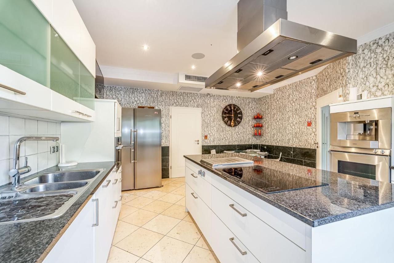 Villa Svim, Walking Distance To The Beach! Marbella Bagian luar foto