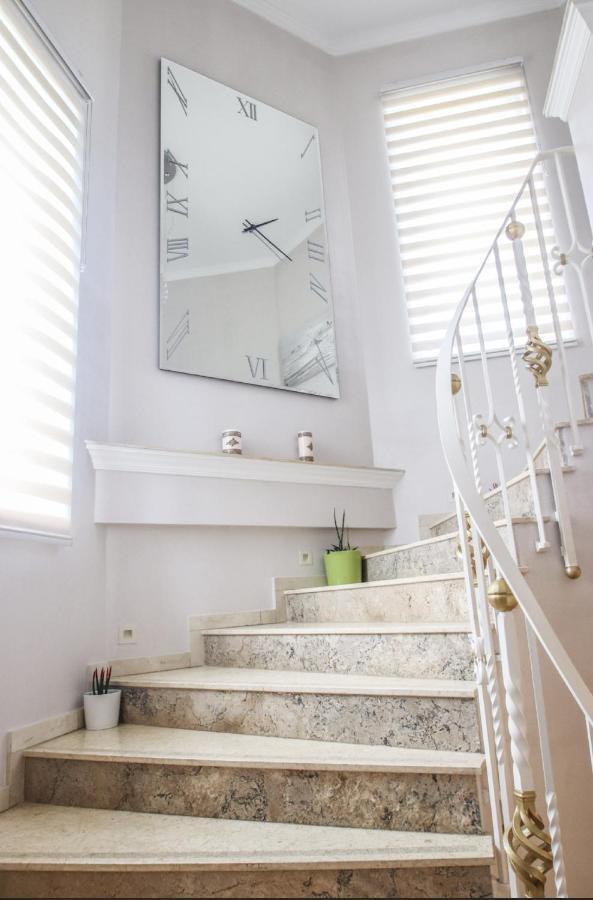 Villa Svim, Walking Distance To The Beach! Marbella Bagian luar foto